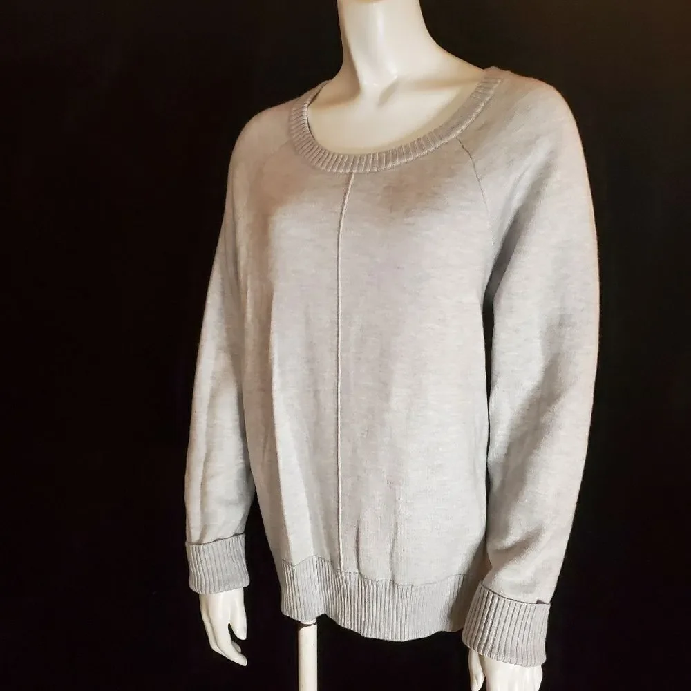 Max & Mia Gray Crew Neck Front Seam Sweater (M)